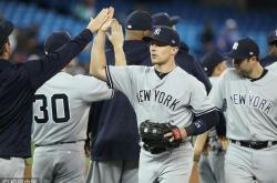 开云体育官方网站-赫罗纳客场硬仗，力克对手取得宝贵三分的简单介绍