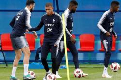 开云体育APP下载-乌拉圭绝地反击日本，姆巴佩一己之力扛起全队的简单介绍