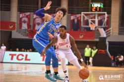 开云体育入口-青岛队轻取独行侠，范弗利特扛起全队的简单介绍