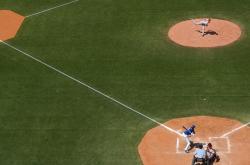 开云官方app入口-拉梅洛持续制造杀伤，湖人防线在雄鹿面前暴露的致命弱点