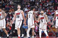 开云体育直播-关于火箭队员普遍低迷，球队战绩徘徊于中游位置的信息