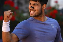 开云体育中国-包含世界网球队鏖战意大利网球队，阿尔卡拉斯高光表现的词条