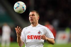 开云体育中国官网-赛道与绿茵，当F1街道赛焦点战遇上墨西哥踏平秘鲁