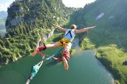 开云体育中国-北欧风暴席卷南美劲旅，奥利维耶一役封神，瑞典横扫乌拉圭背后的战术革命