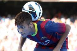 开云官网-绿茵场与乒乓台的双重奏，法国绝杀英格兰，马龙再现王者风范