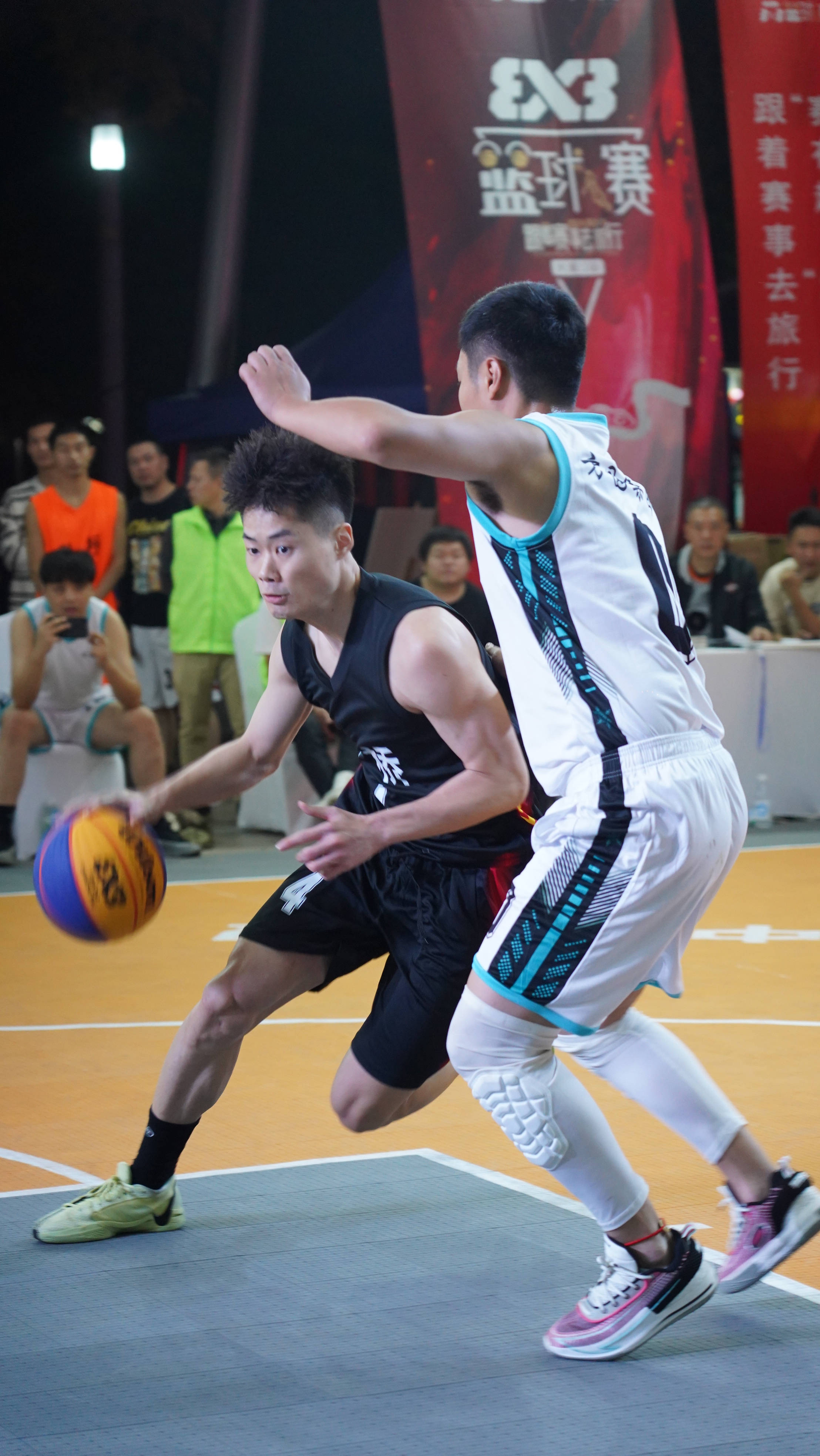 关于篮球热潮席卷全球，球迷热情高涨的信息