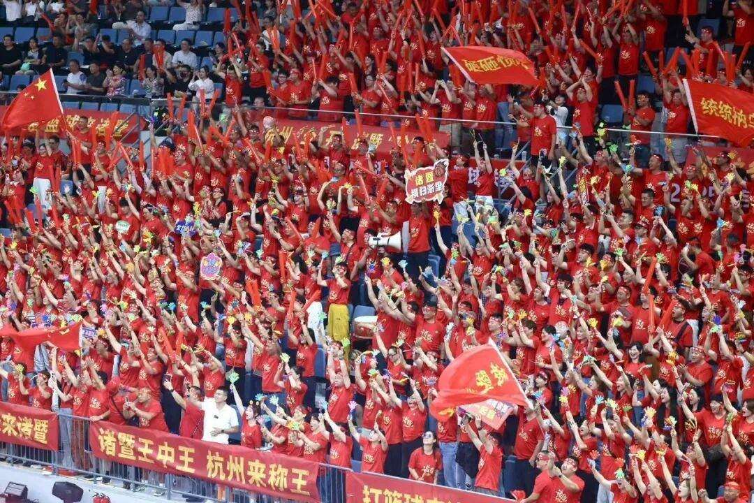 篮球新赛季揭幕战吸引万众瞩目 篮球新赛季揭幕战吸引万众瞩目