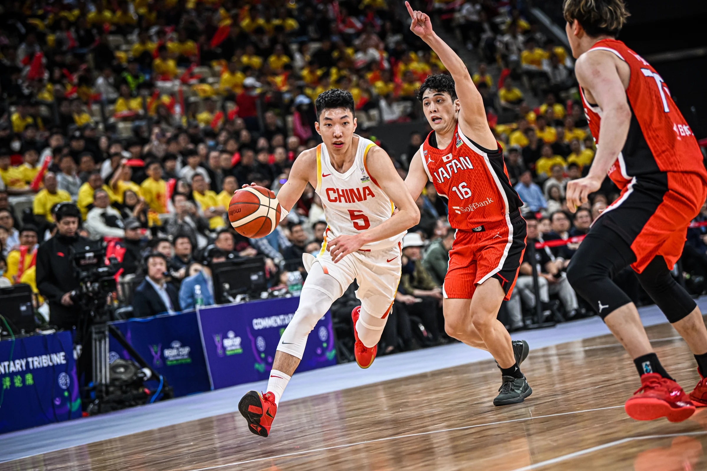 关于亚洲强队以绝佳表现晋级，备战冠军赛的信息