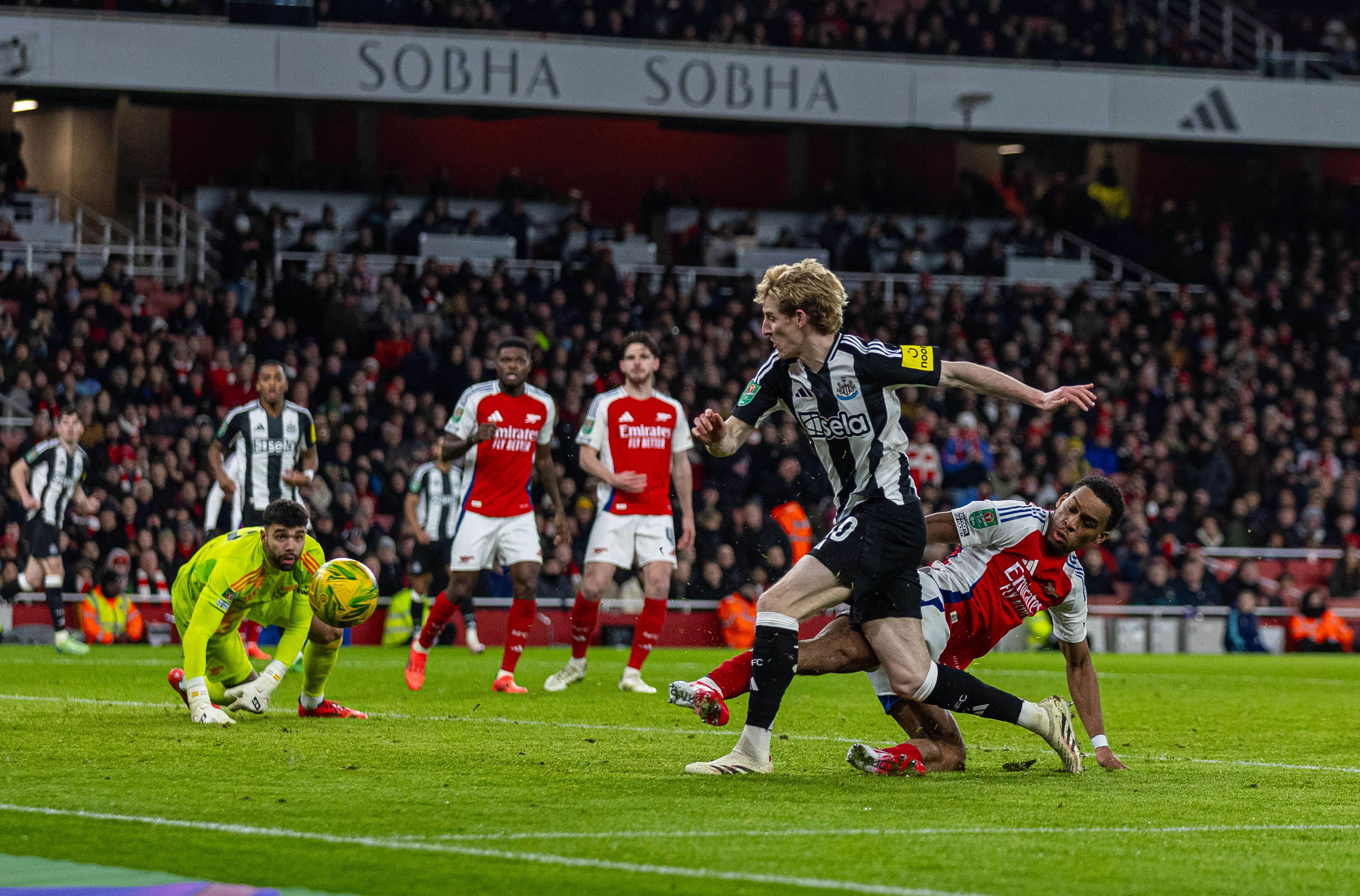 阿森纳在英超联赛中实现胜利，保持良好状态