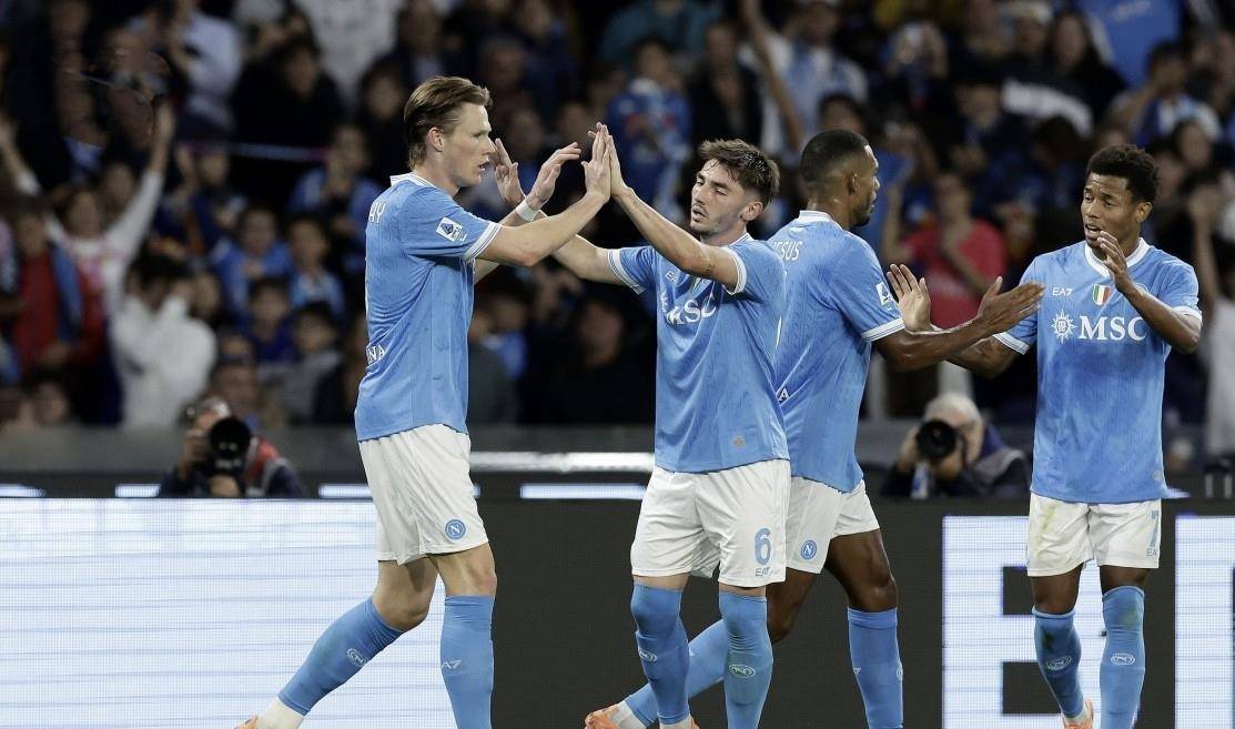 尤文图斯客场逆转那不勒斯，赢得关键三分