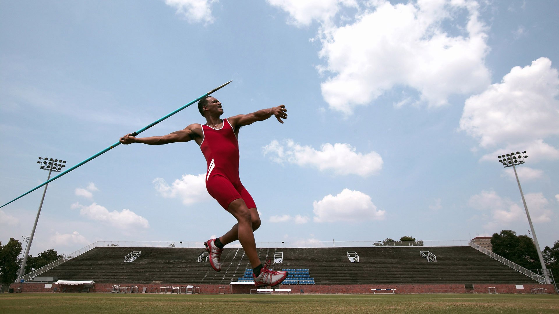 从阿尔瓦雷斯爆发到巴西碾压澳大利亚，足球世界的两极叙事