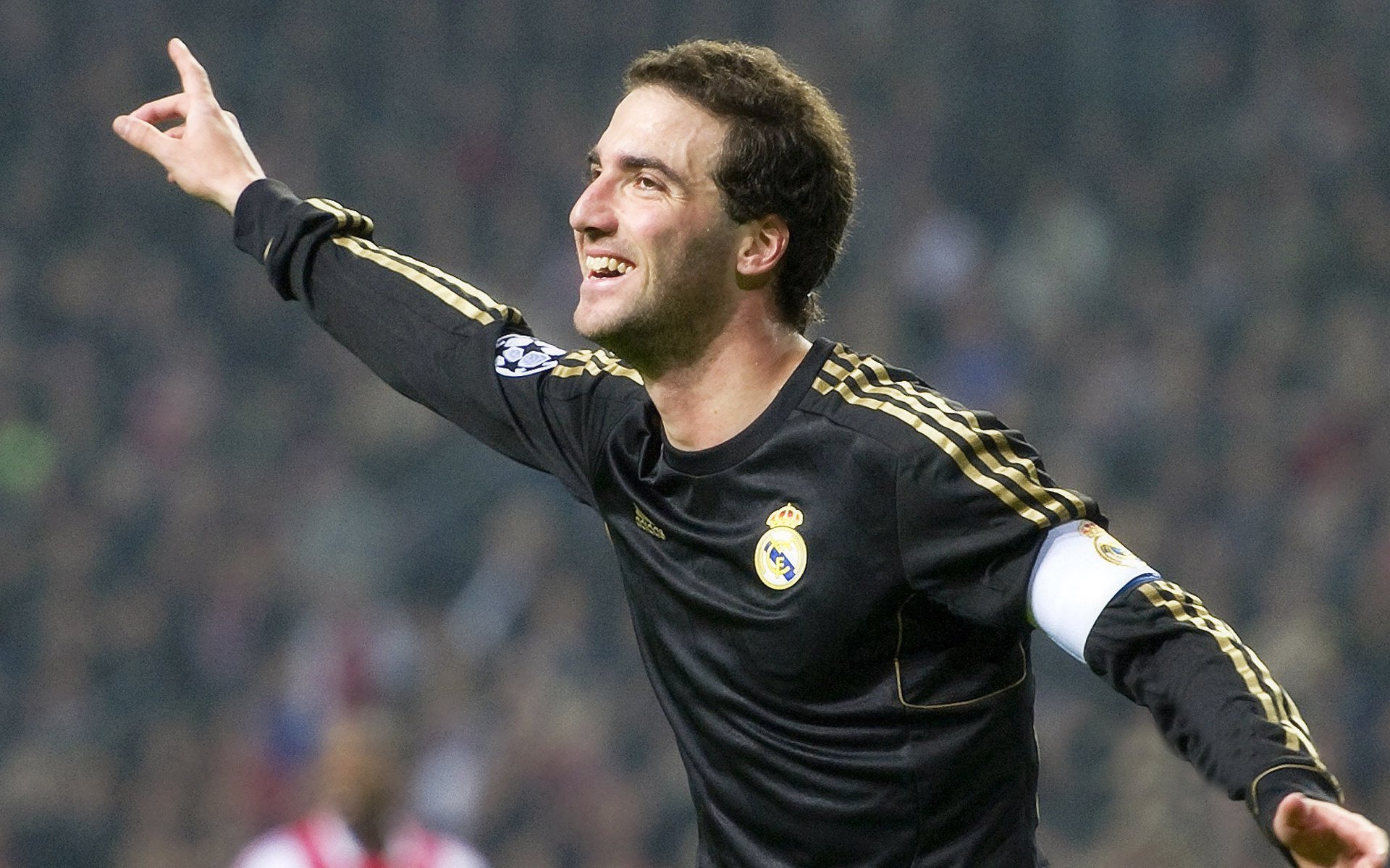 欧冠淘汰赛焦点战，火箭压制凯尔特人